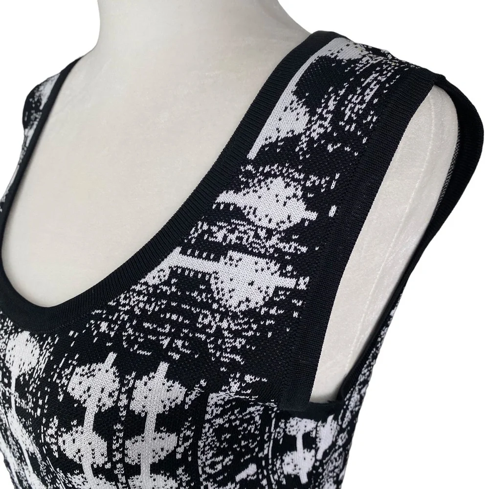 Carmen Marc Valvo Stretch Knit Sweater Midi Dress Black White Print Medium